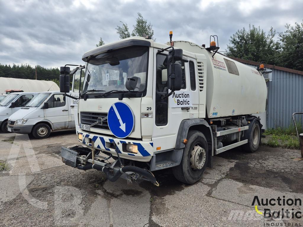 Volvo FL618 Balayeuse / Autolaveuse