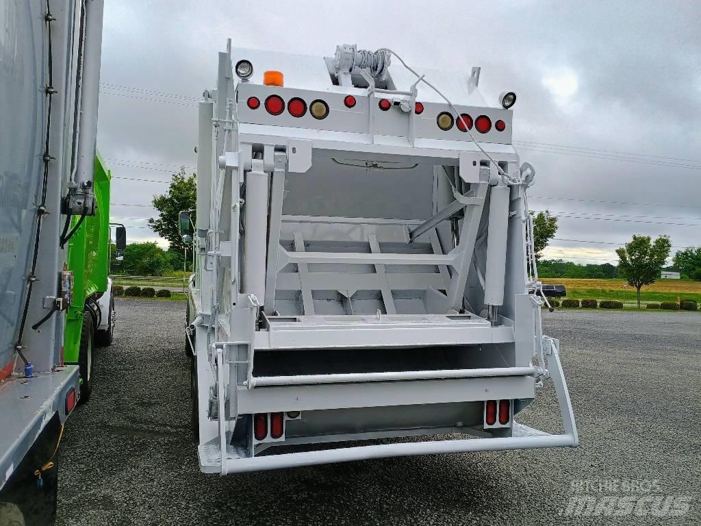 Sterling L7500 Camion poubelle