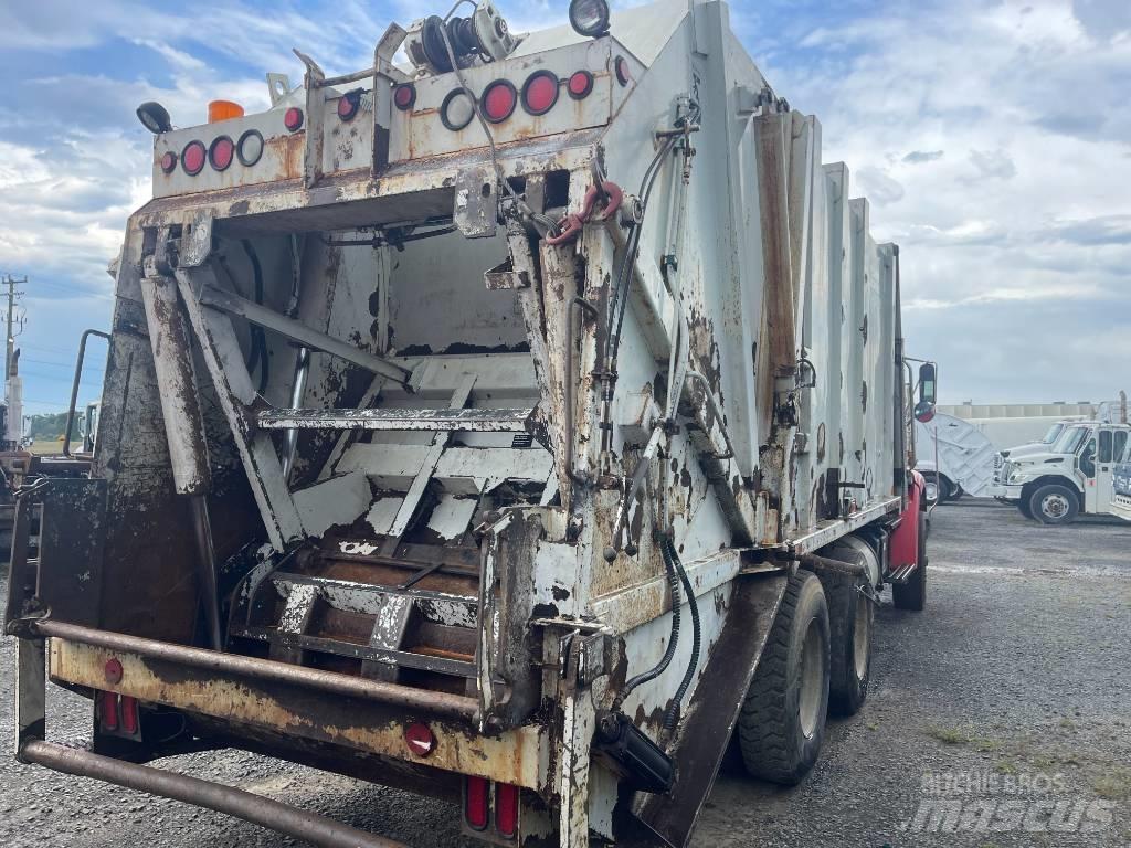 Sterling L7500 Camion poubelle
