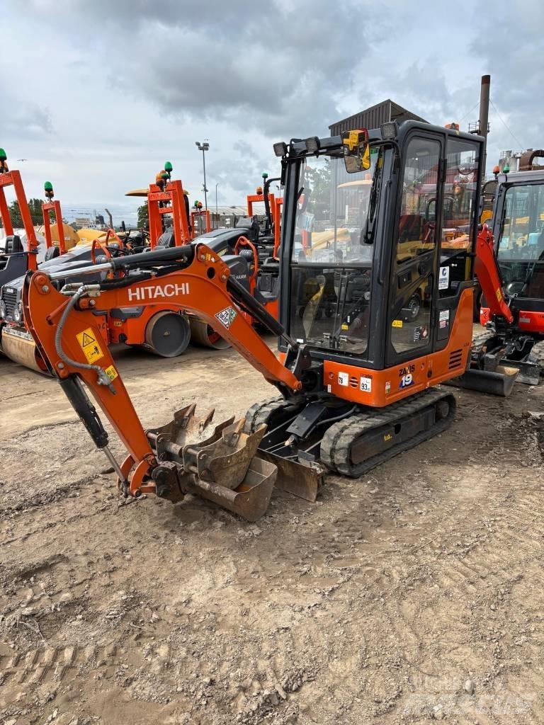 Hitachi ZX 19-6 Mini pelle < 7t