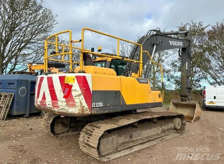 Volvo EC 220 DL Pelle sur chenilles