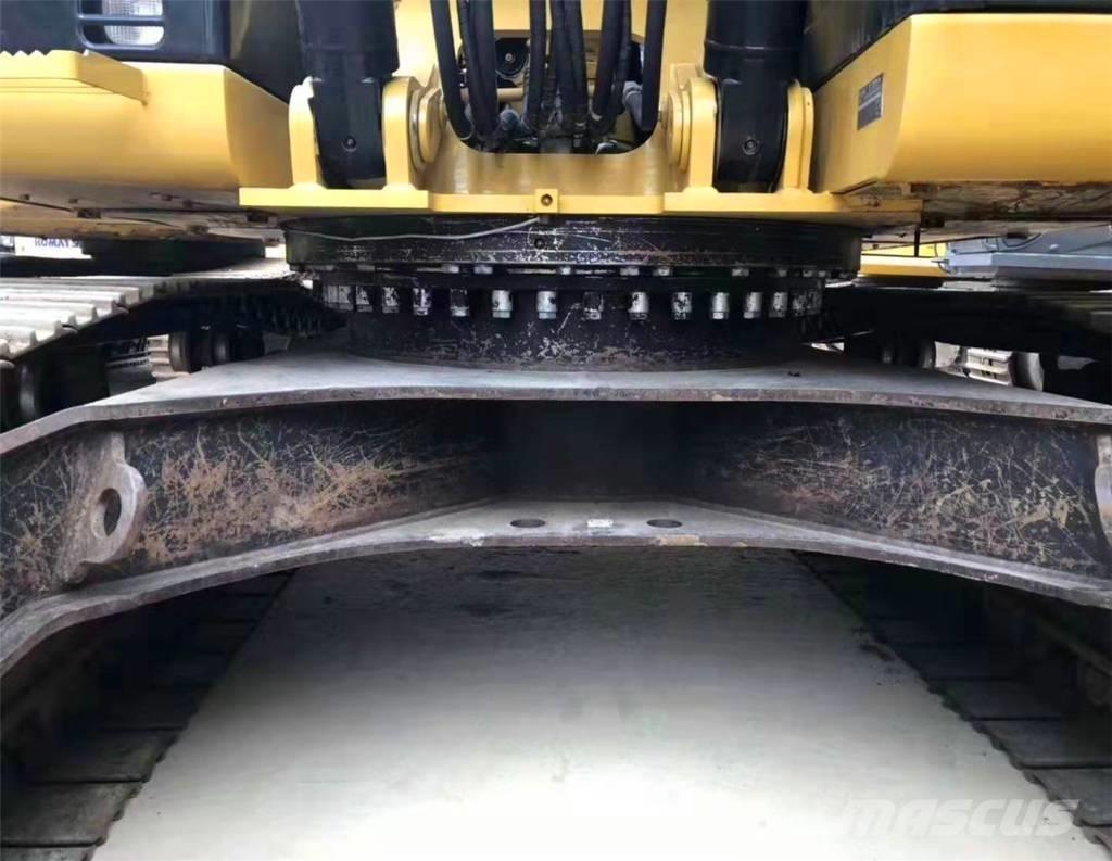 CAT 329D Pelle sur chenilles