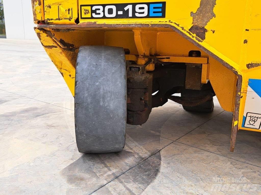 JCB TLT 30-19E Chariot à mât rétractable