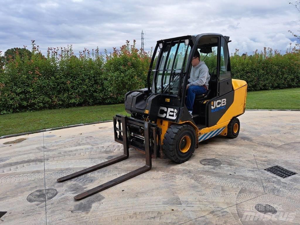 JCB TLT 30-19E Chariot à mât rétractable