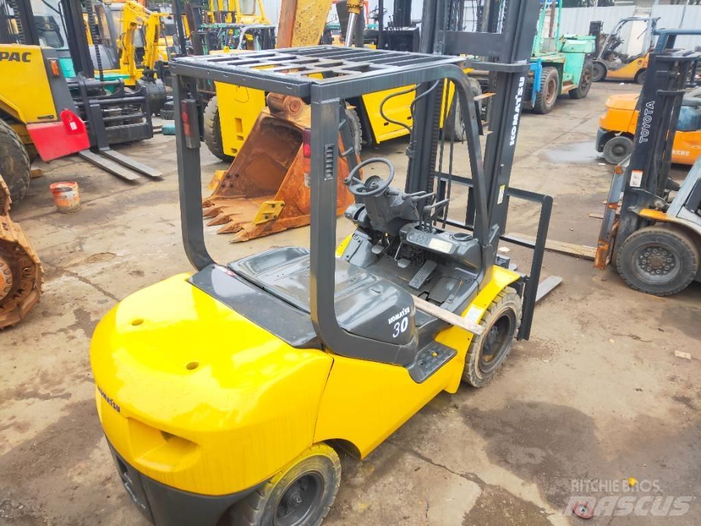 Komatsu FD 30 T-17 Chariots diesel