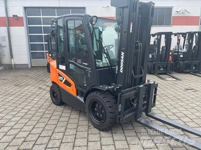 Doosan D35C-9 Chariots diesel