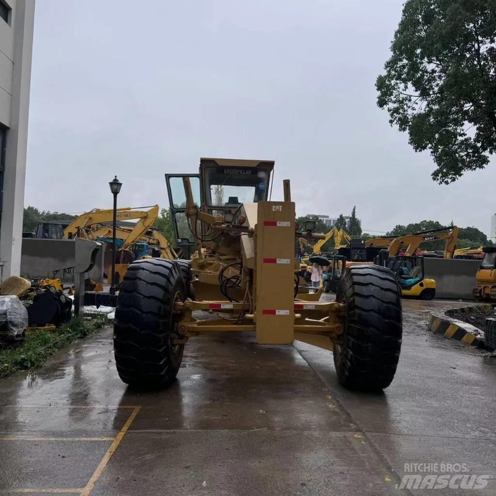 CAT 16G Niveleuse