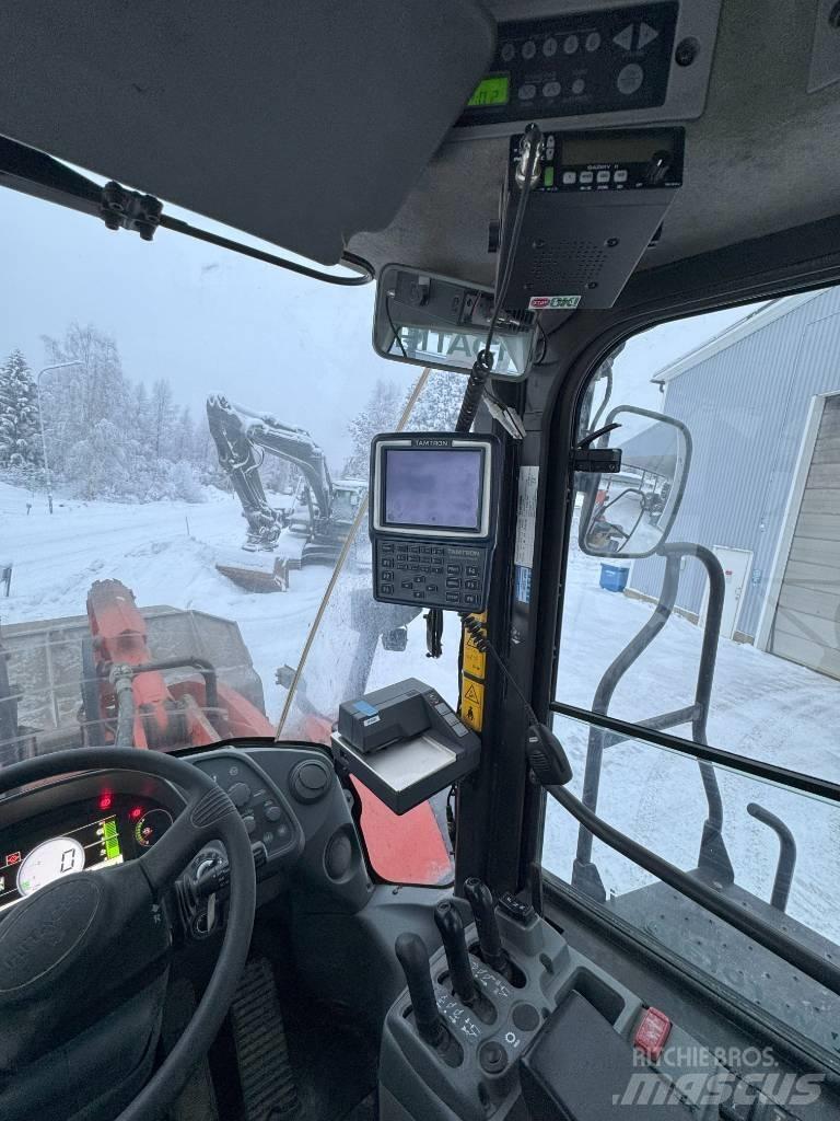 Hitachi ZW 370-6 Chargeuse sur pneus