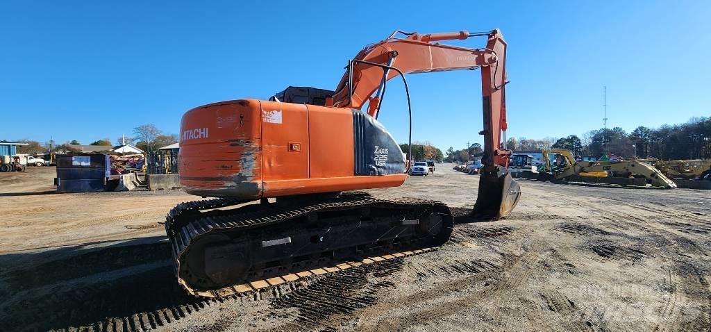 Hitachi ZX 225 USR Pelle sur chenilles