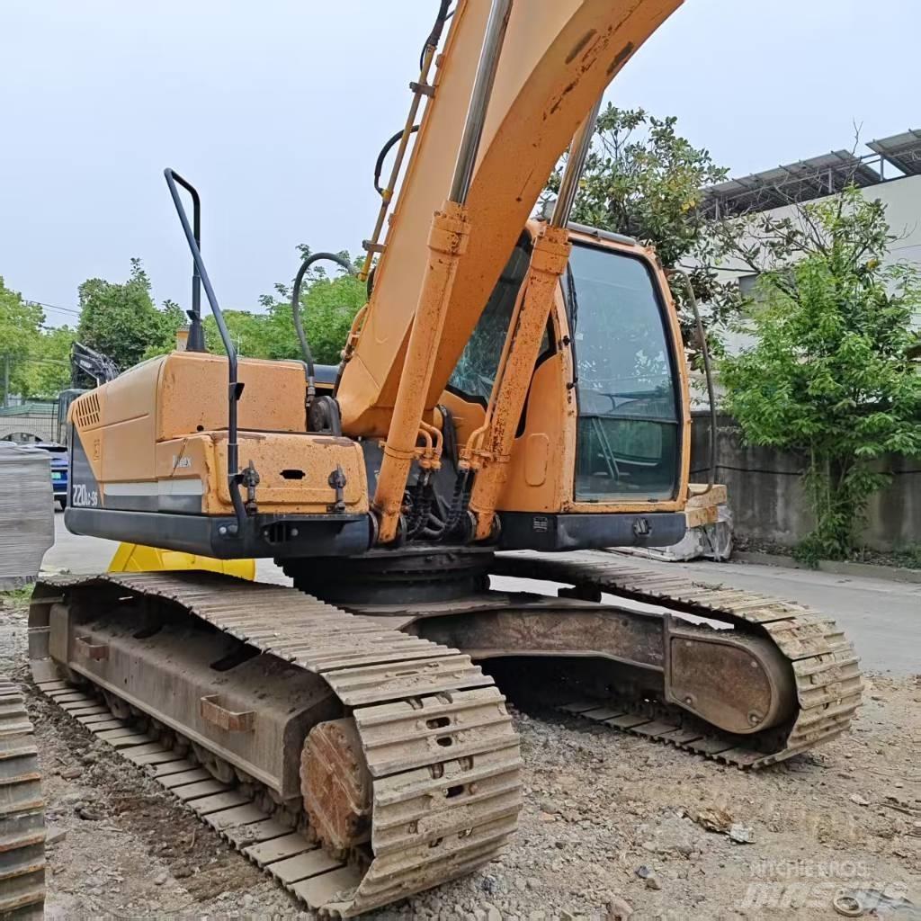Hyundai Robex 220-9 Pelle sur chenilles