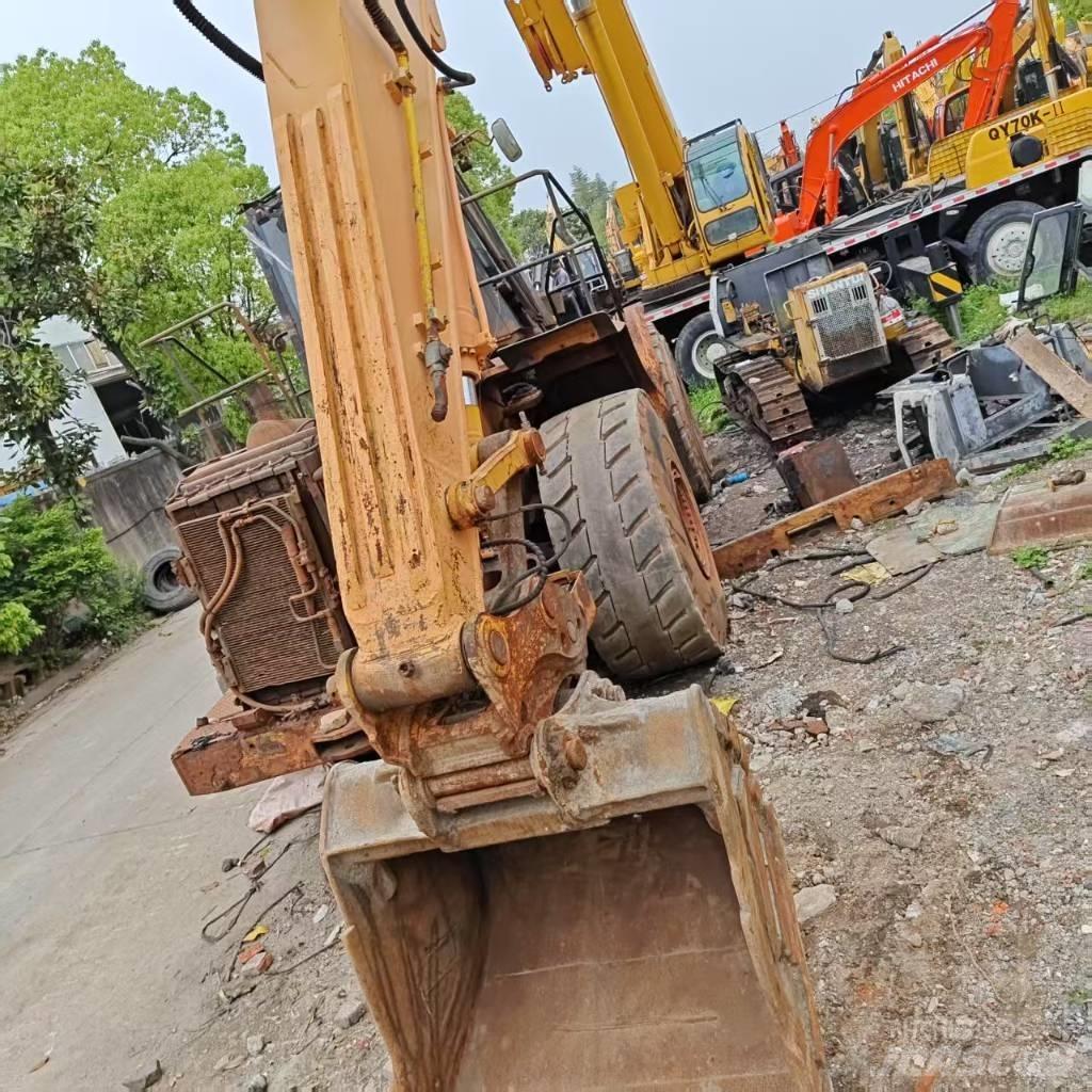 Hyundai Robex 220-9 Pelle sur chenilles