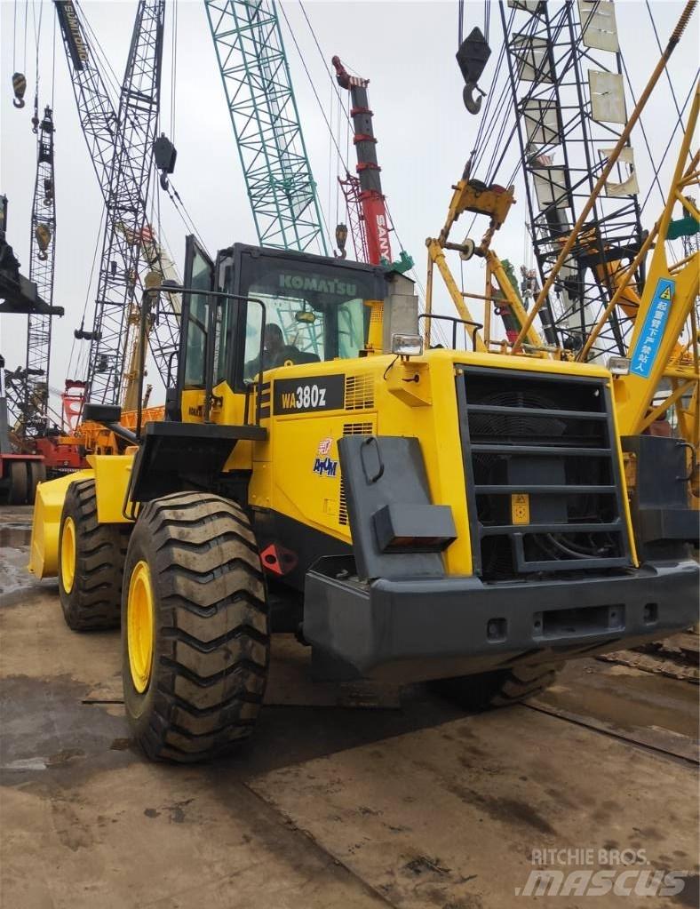 Komatsu WA 380 Chargeuse sur pneus