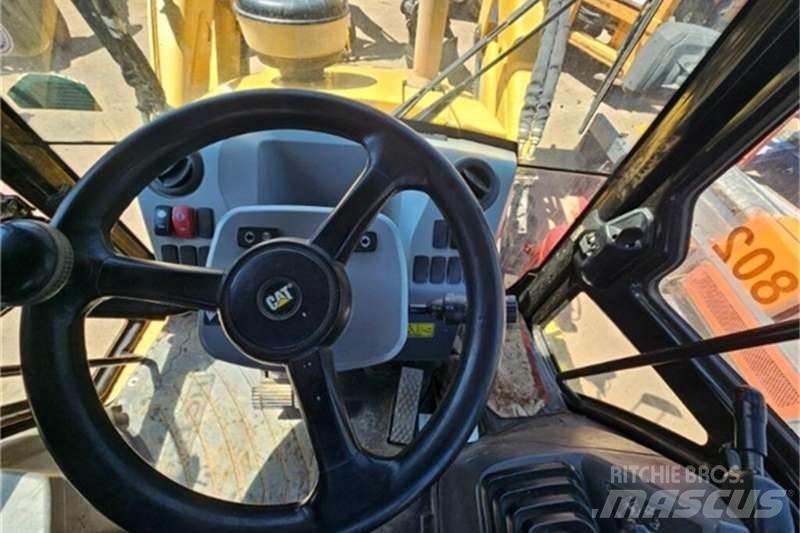 CAT 426F2 TLB Tractopelle