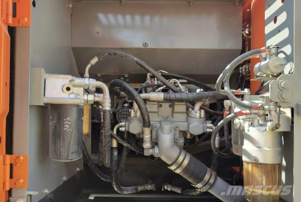 Hitachi ZX 240 Pelle sur chenilles