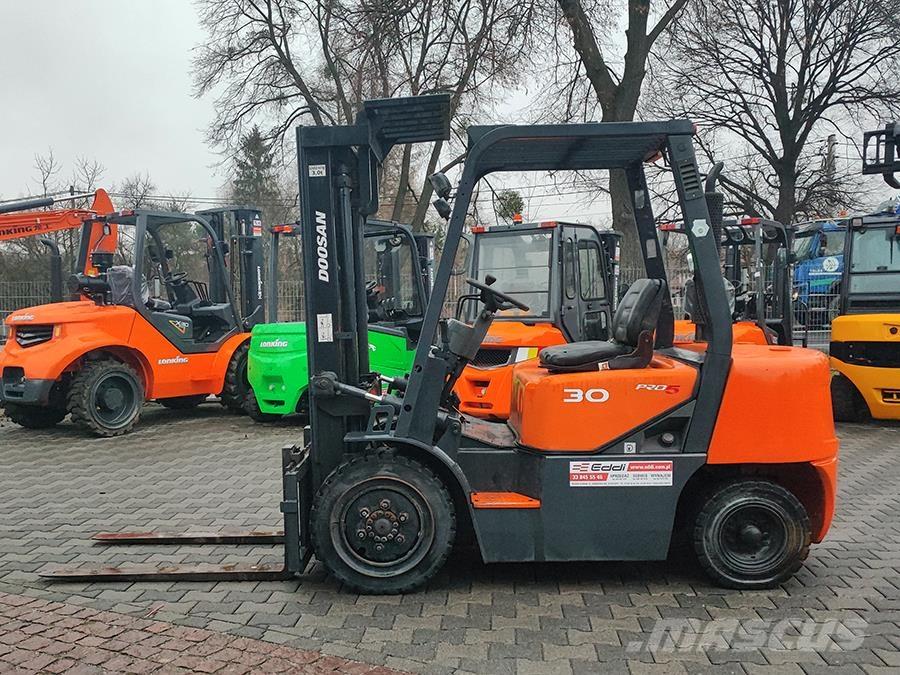 Doosan D30G Chariots diesel