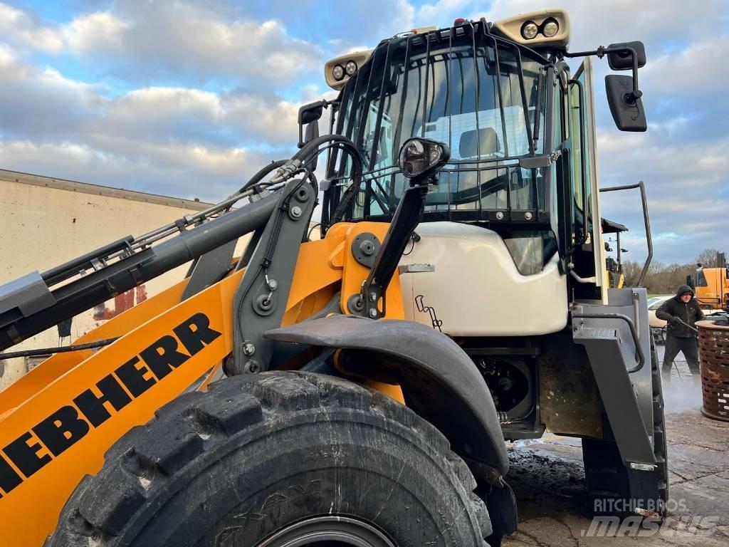 Liebherr L546 Chargeuse sur pneus