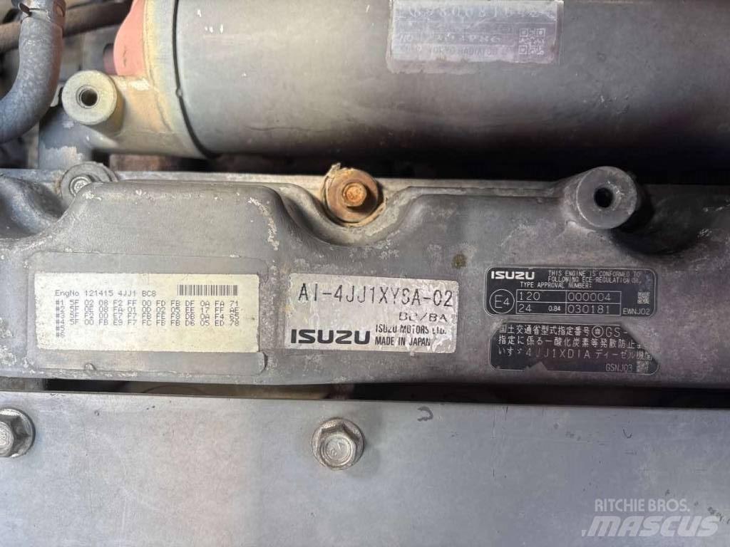 Hitachi ZX 145 W-3 Pelle sur pneus