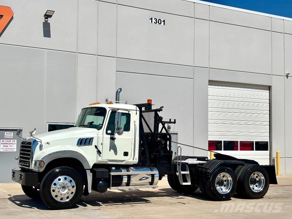 Mack GU713 Camion dépannage