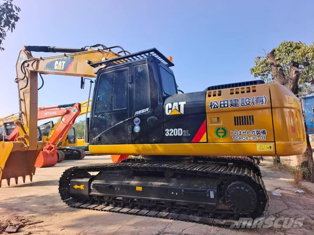 CAT 320 D2L Pelle sur chenilles
