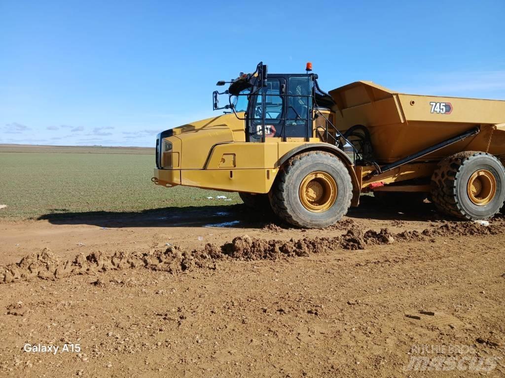 CAT 745 Tombereau articulé