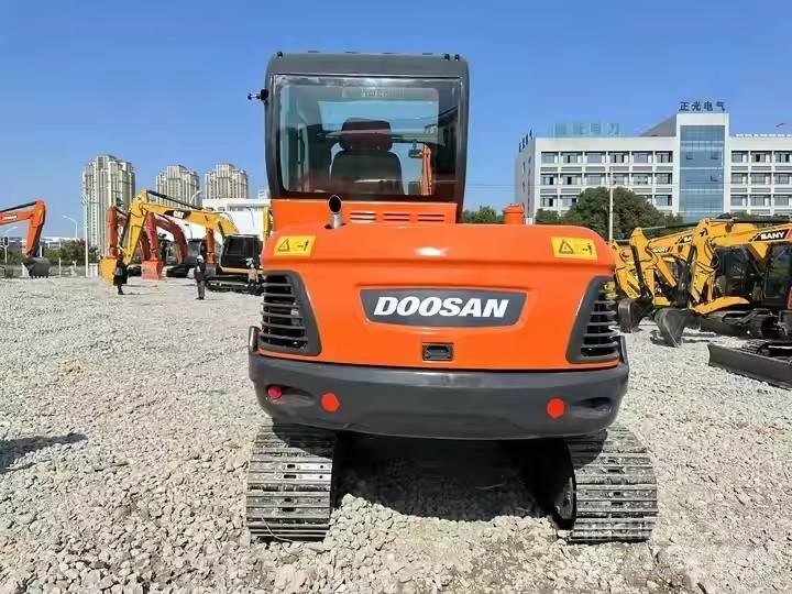 Doosan DX60-9C Pelle sur chenilles