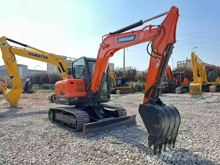 Doosan DX60-9C Pelle sur chenilles