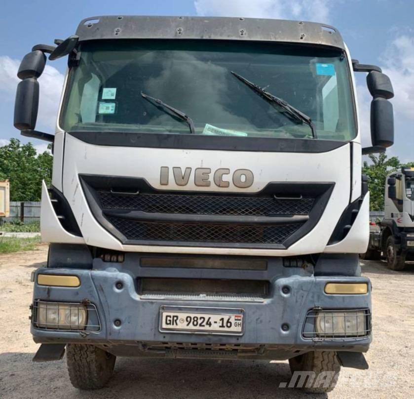 Iveco Trakker 440 Camion malaxeur