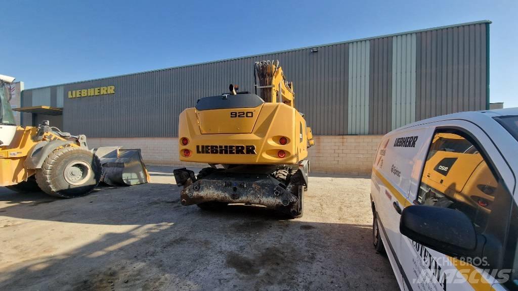 Liebherr A 920 Pelle sur pneus