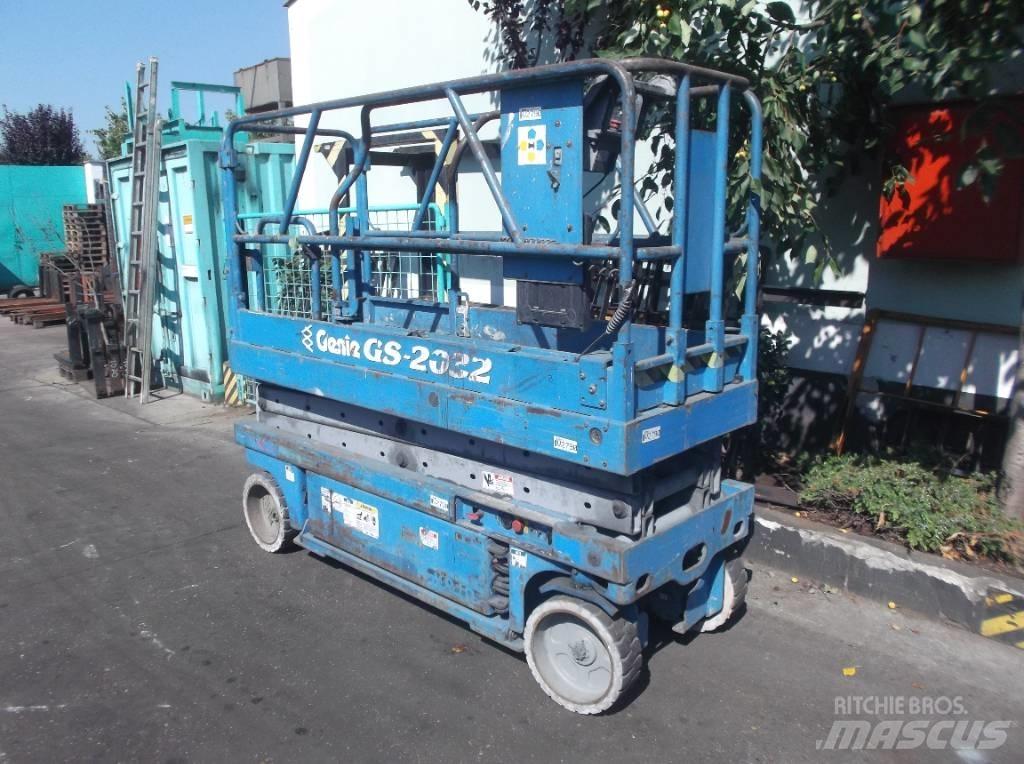 Genie GS 2032    V-2790 Mât vertical