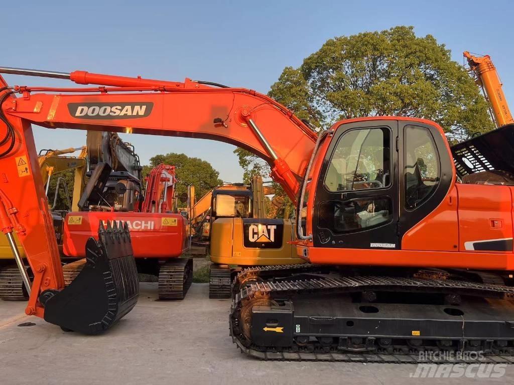 Doosan DX225LC-9C Pelle sur chenilles