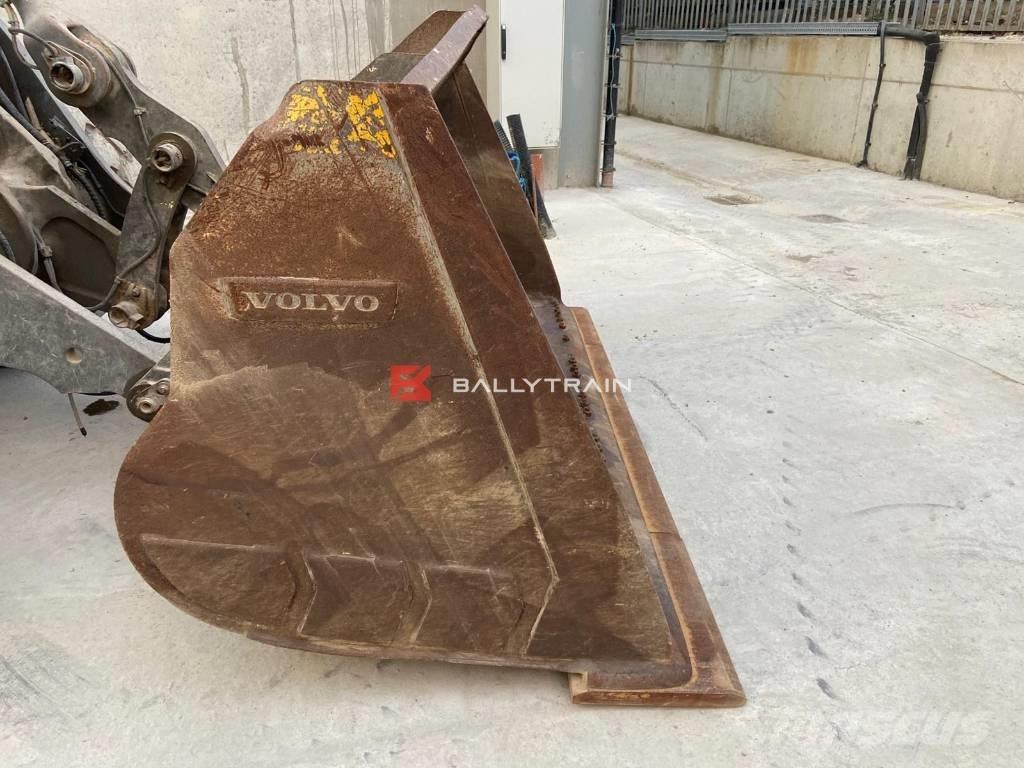 Volvo L 120 H Chargeuse sur pneus