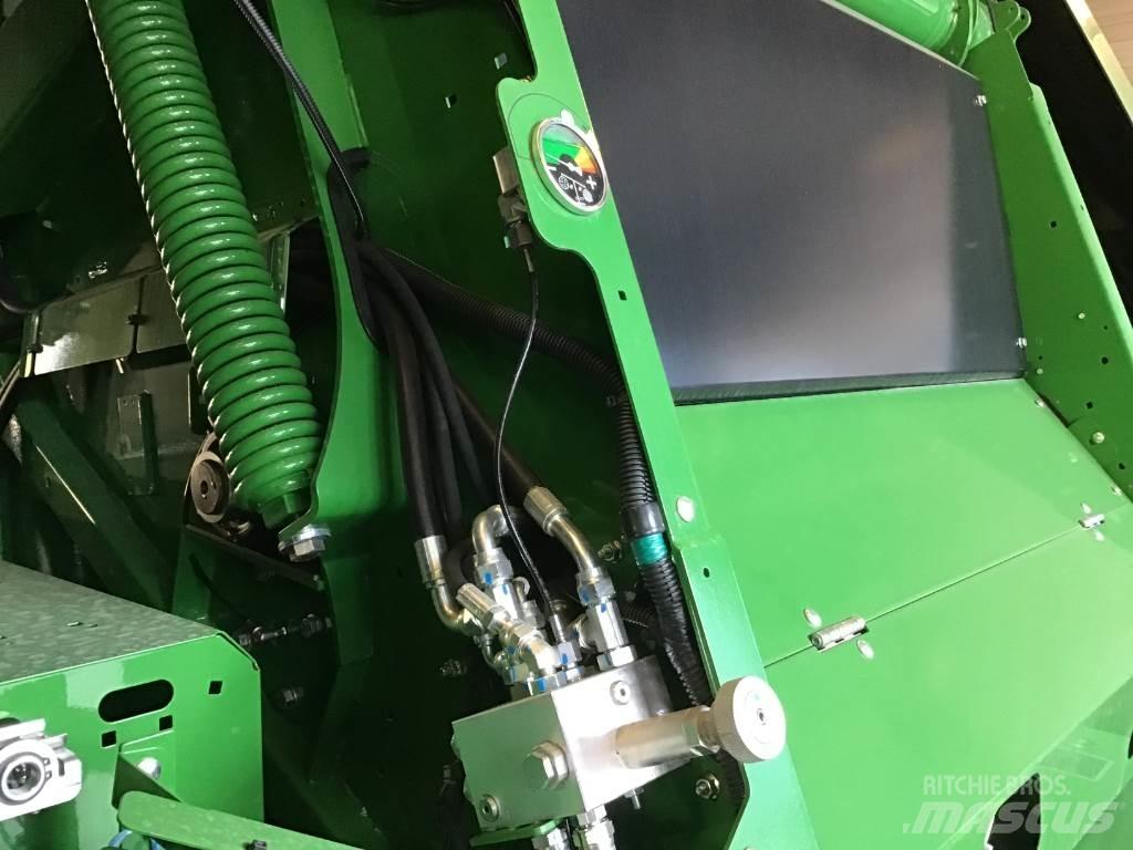 John Deere V461M Presse à balle ronde