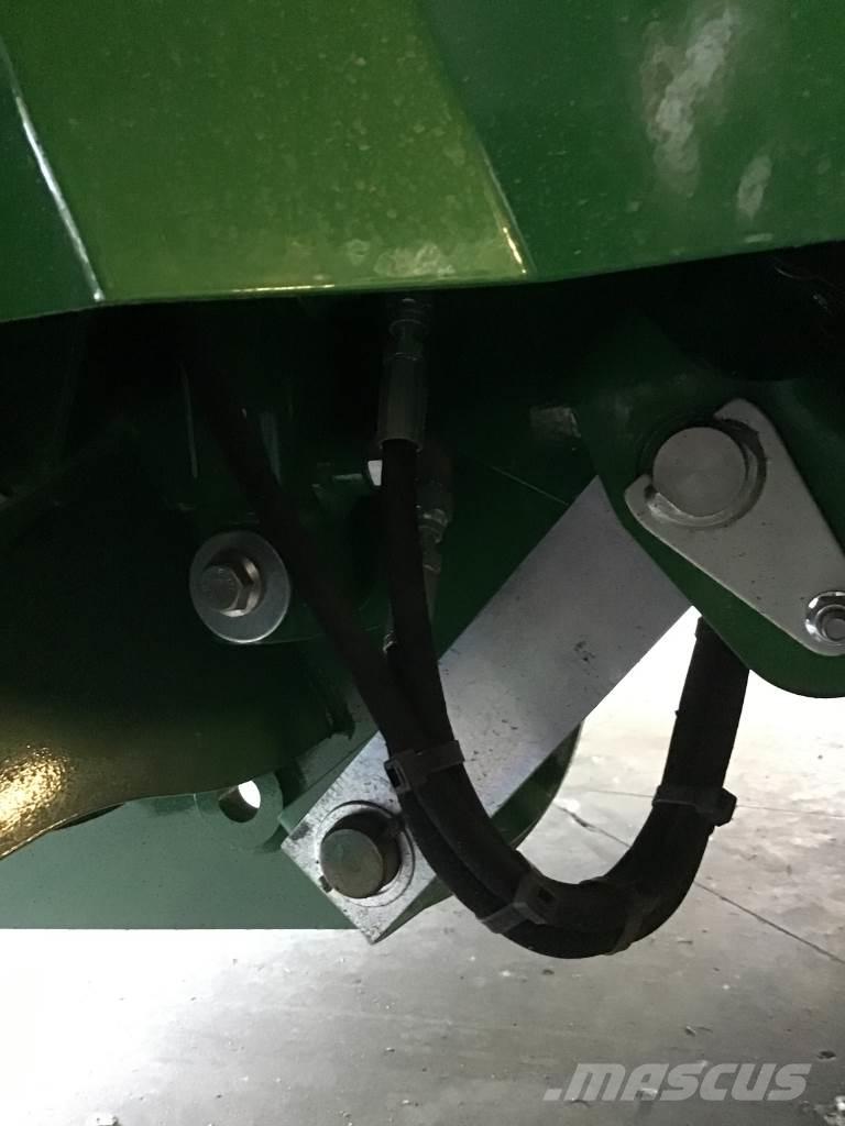 John Deere V461M Presse à balle ronde
