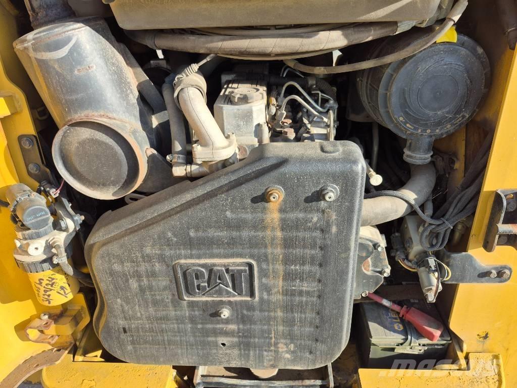 CAT 252 B 3 Chargeuse compacte