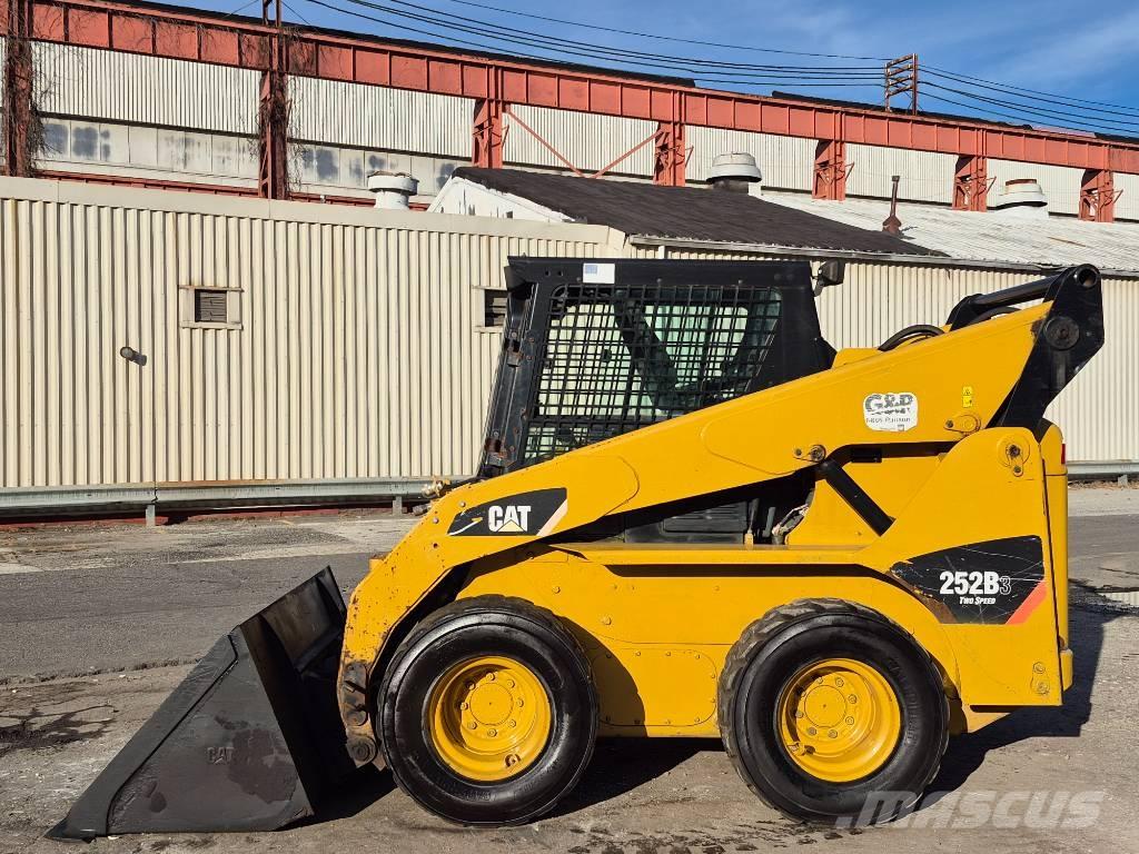 CAT 252 B 3 Chargeuse compacte