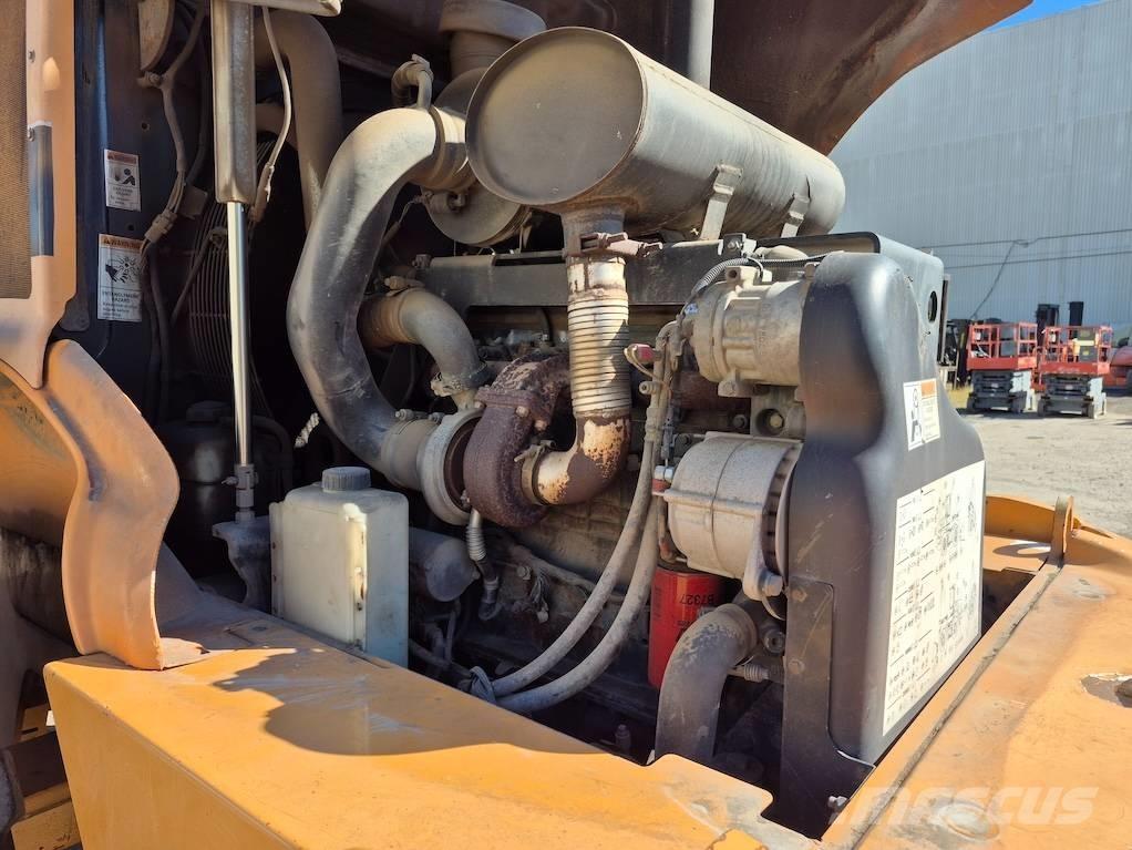 CASE 721 E Chargeuse sur pneus