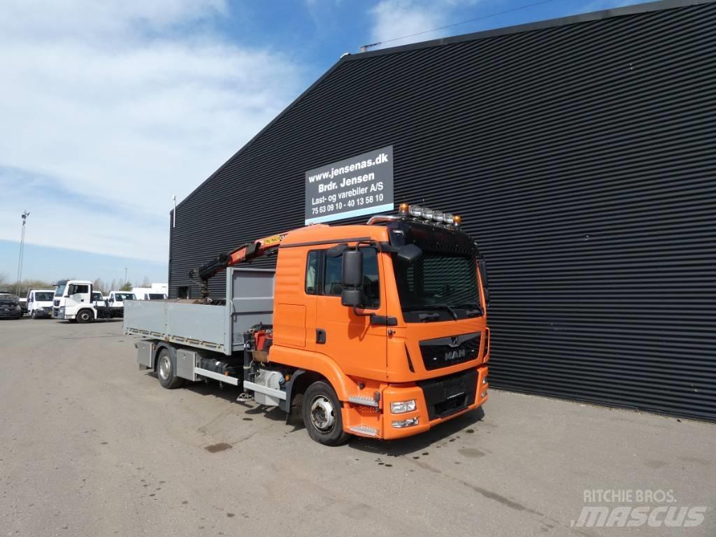 MAN TGL 12.220 Camion plateau ridelle avec grue