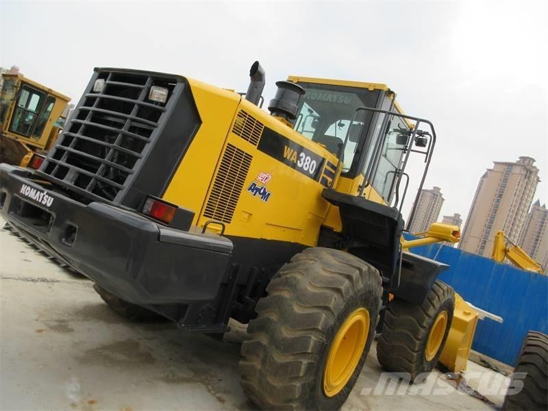 Komatsu WA 380 Chargeuse sur pneus