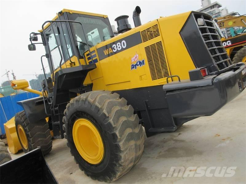 Komatsu WA 380 Chargeuse sur pneus