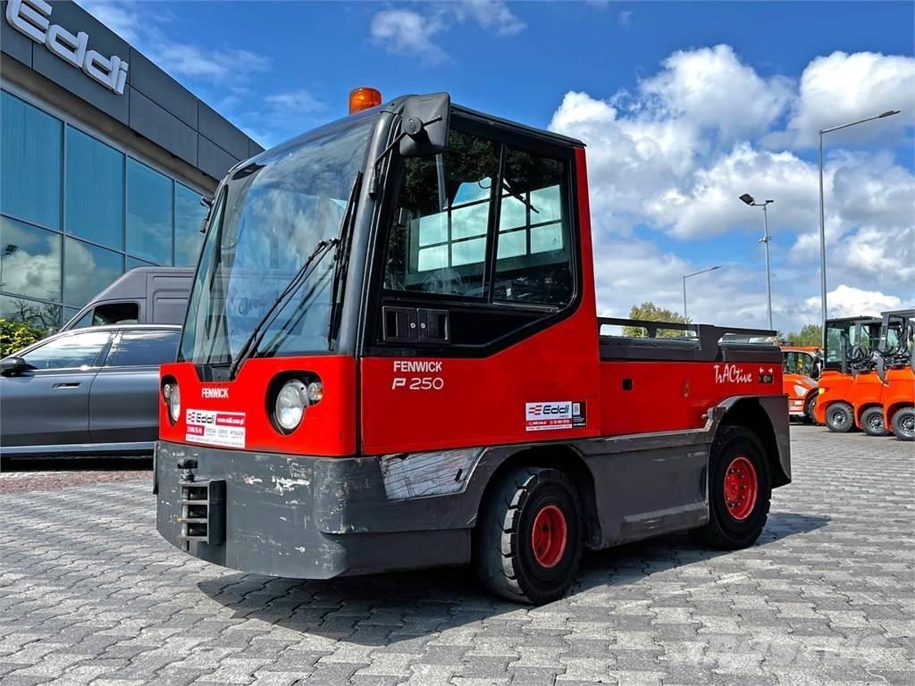 Linde P 250 Tracteur de manœuvre