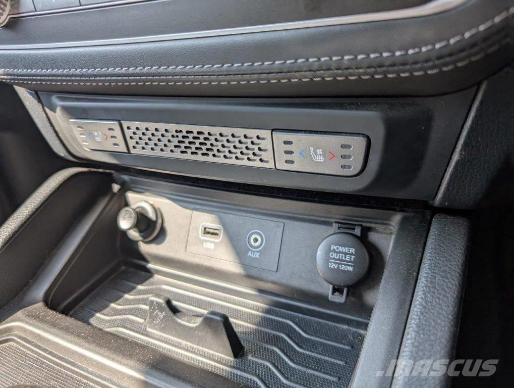 Ssangyong Musso Voiture