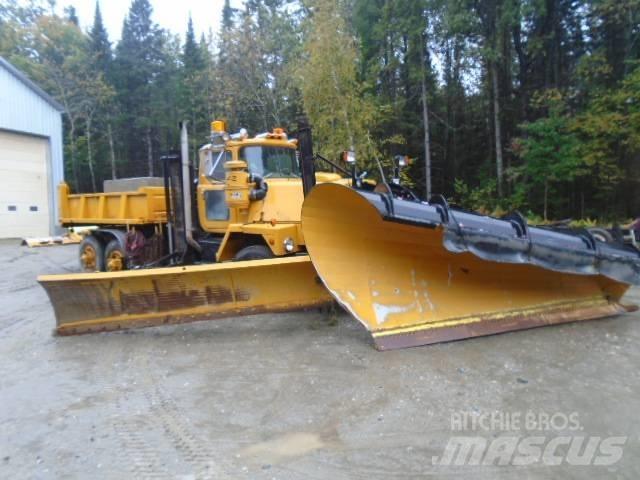 Mack RM 6866 S Chasse neige