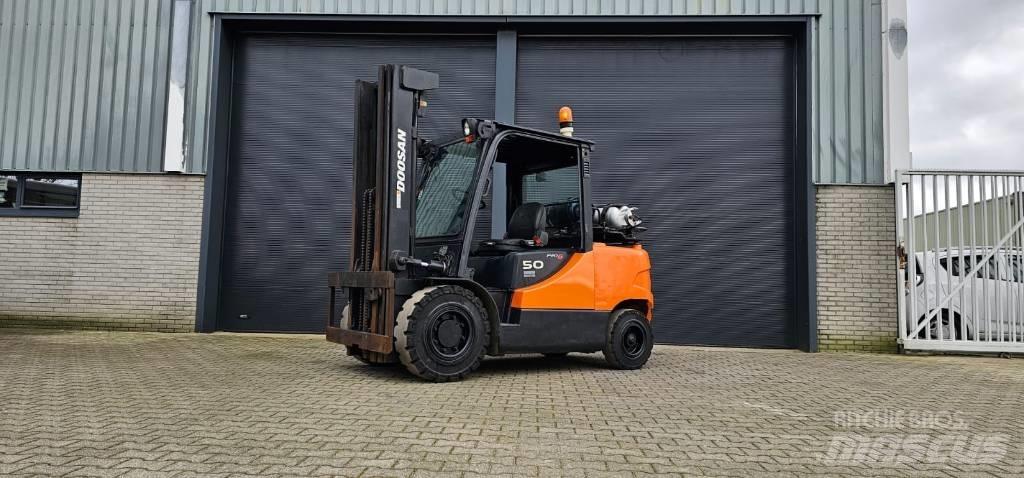 Doosan G50SC-5 Chariots GPL