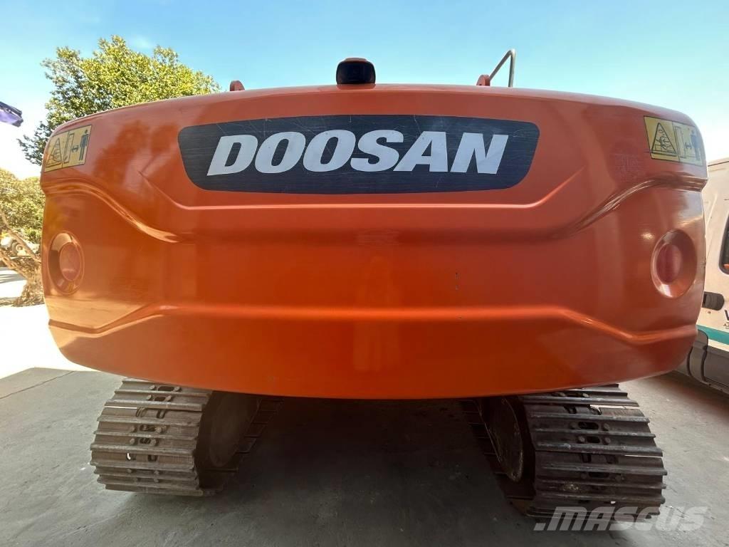Doosan DX 225 Pelle sur chenilles