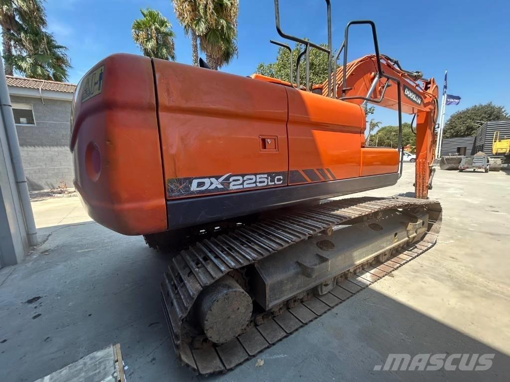 Doosan DX 225 Pelle sur chenilles