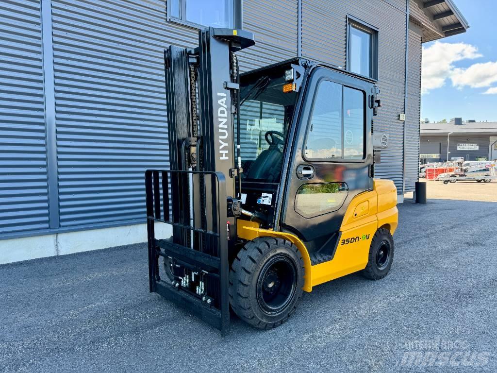 Hyundai 35DN-9V Chariots diesel