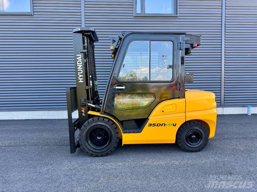 Hyundai 35DN-9V Chariots diesel