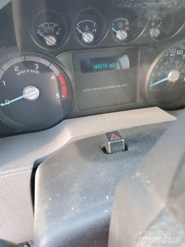 Ford F 550 SD Camion plateau