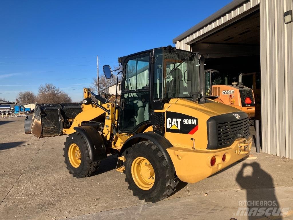 CAT 908m Chargeuse sur pneus