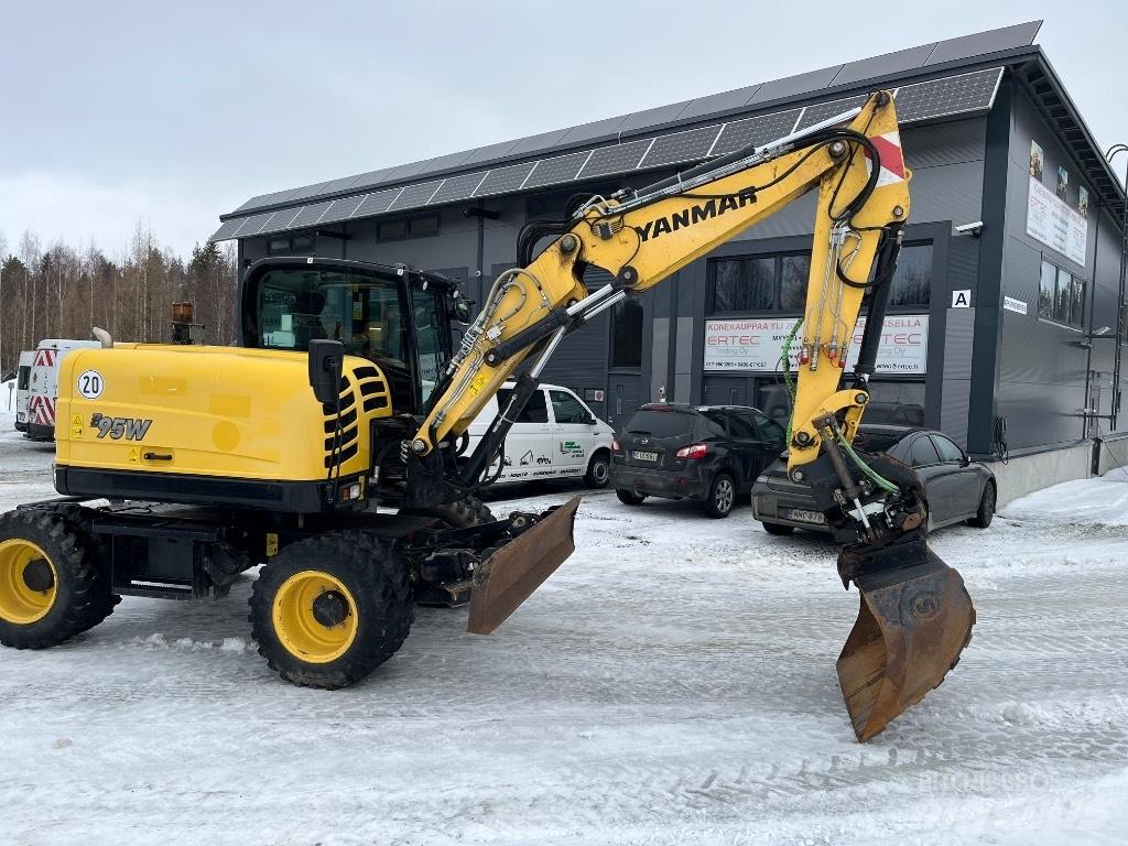 Yanmar B 95 W Pelle sur pneus